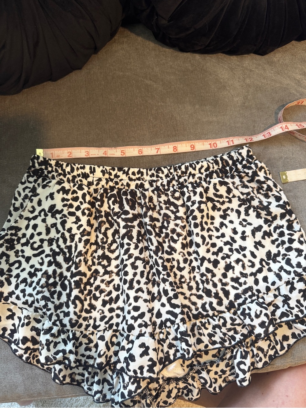Honey Punch Leopard Ruffle Shorts - White Ivory Black XS or Small - Picture 8 of 9